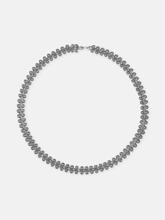 Necklace of lily-shaped beads