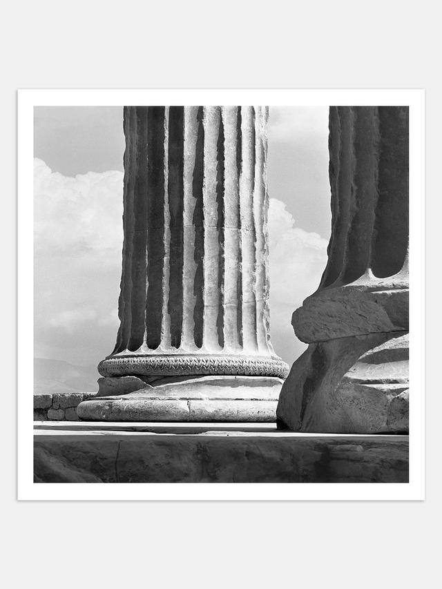 Dimitris Harissiadis, Columns