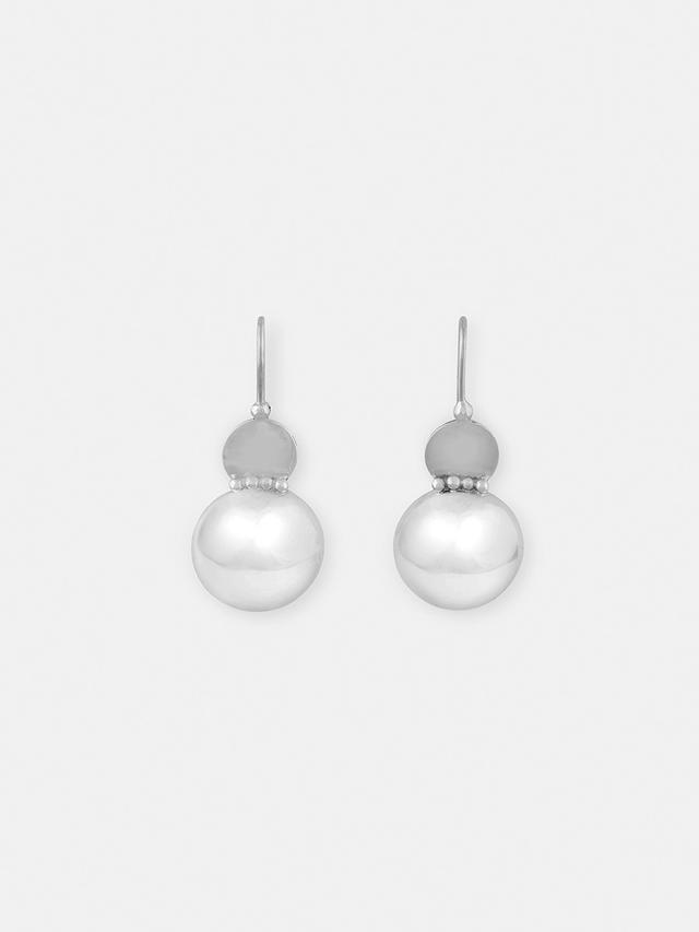 Button-shaped earrings